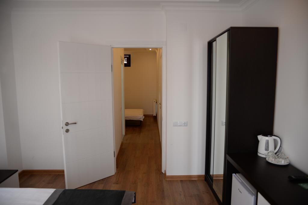 Guest House Gantiadi Batumi Eksteriør bilde